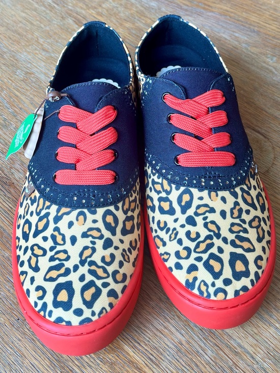 Shoes - Brand new in box Hot chocolate design leopard print sneakers
